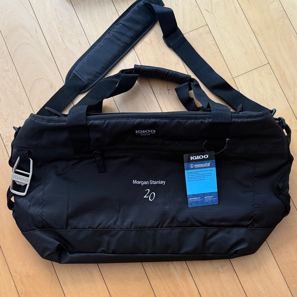 Igloo Black Insulated cooler Bag NWT